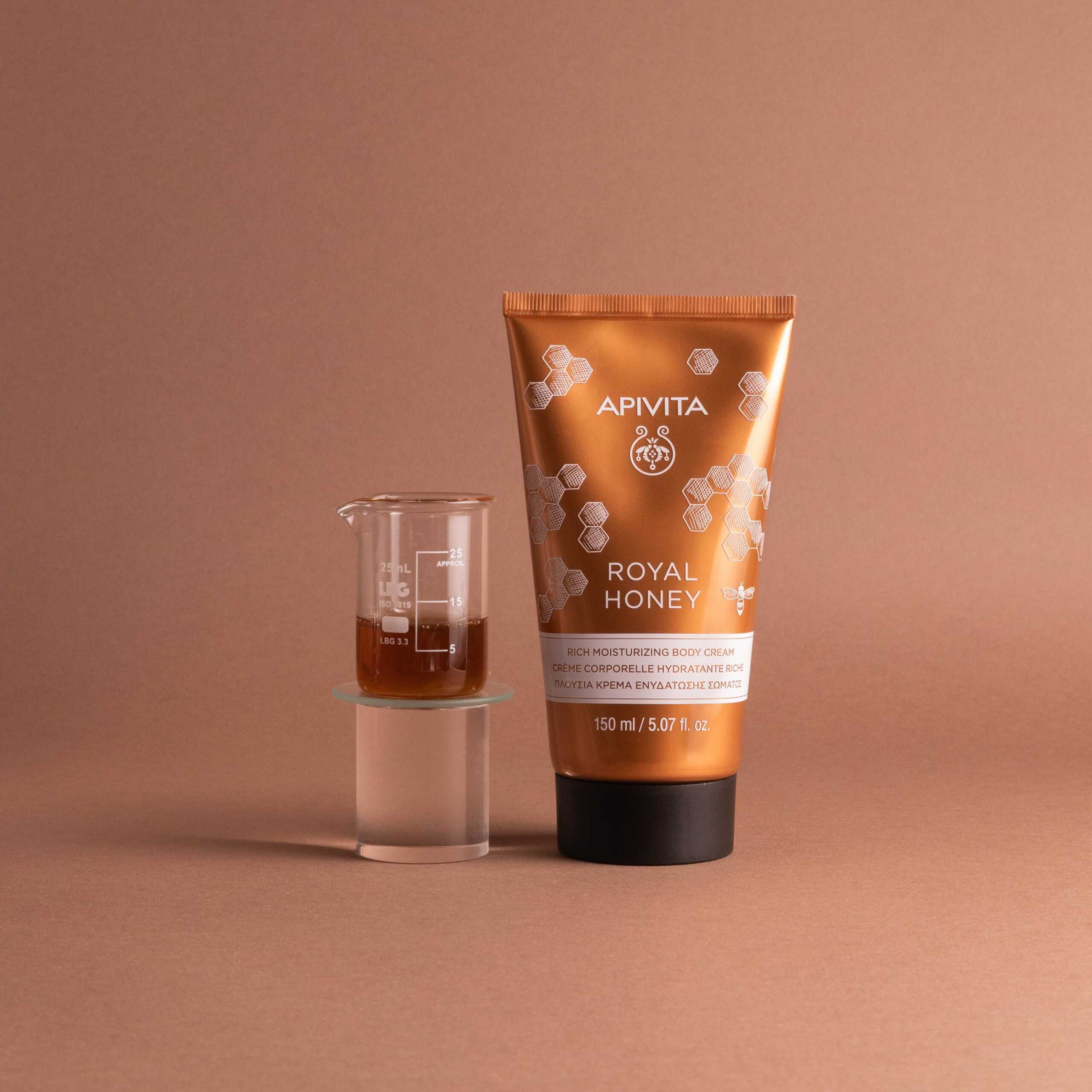 Apivita Royal Honey Πλούσια Κρέμα Ενυδάτωσης Σώματος με Μέλι 150ml 6 5201279074210_ROYAL-HONEY_BODY-CREAM_SCIENCE_GR