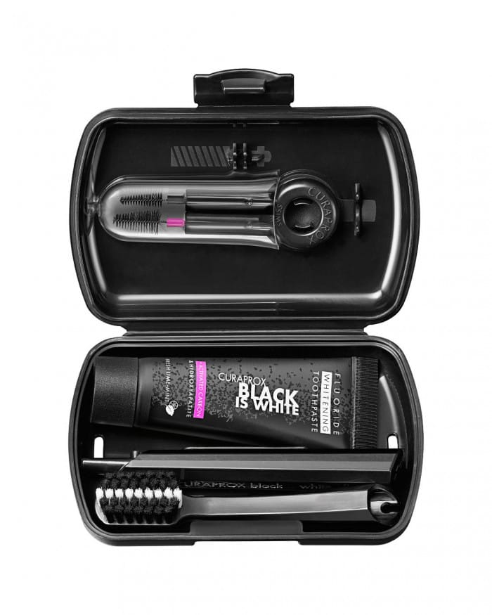 Curaprox Σετ Ταξιδίου Black is White 2 taxidiotiko-set-black-is-white (1)